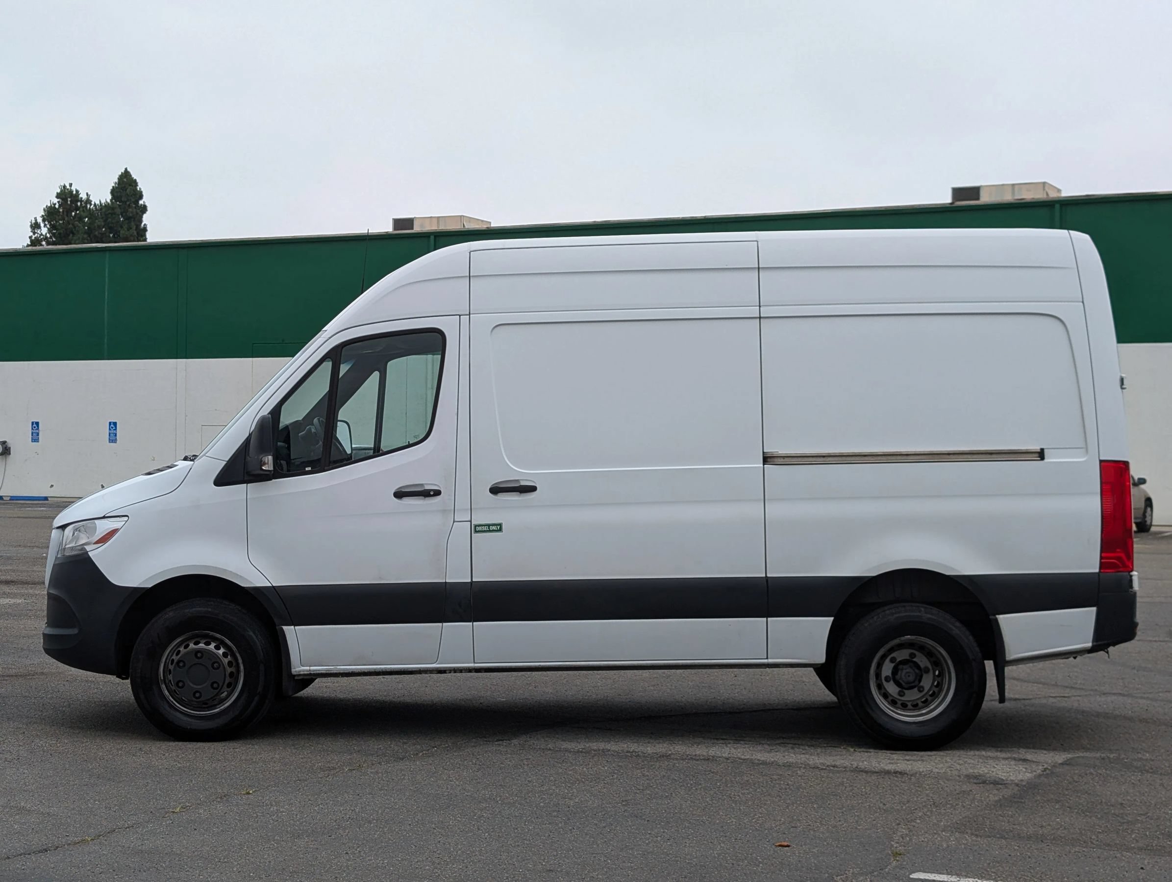 Used 2019 Freightliner Sprinter 2500 RWD image 5