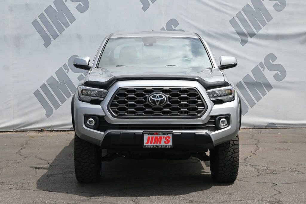 Used 2022 Toyota Tacoma TRD Off-Road image 2