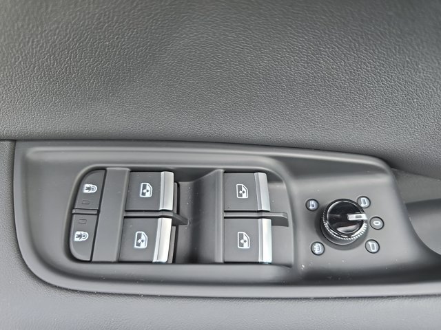 Used 2026 Audi Q8 Premium Plus w/ Premium Plus Package AWD/4WD image 31