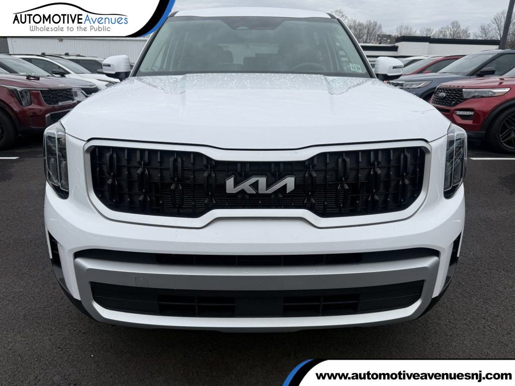 Used 2025 Kia Telluride LX image 1