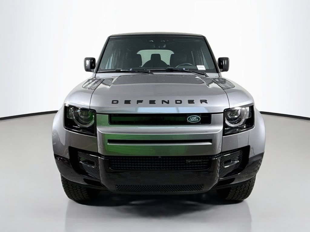 Used 2022 Land Rover Defender 110 X-Dynamic SE AWD/4WD image 2