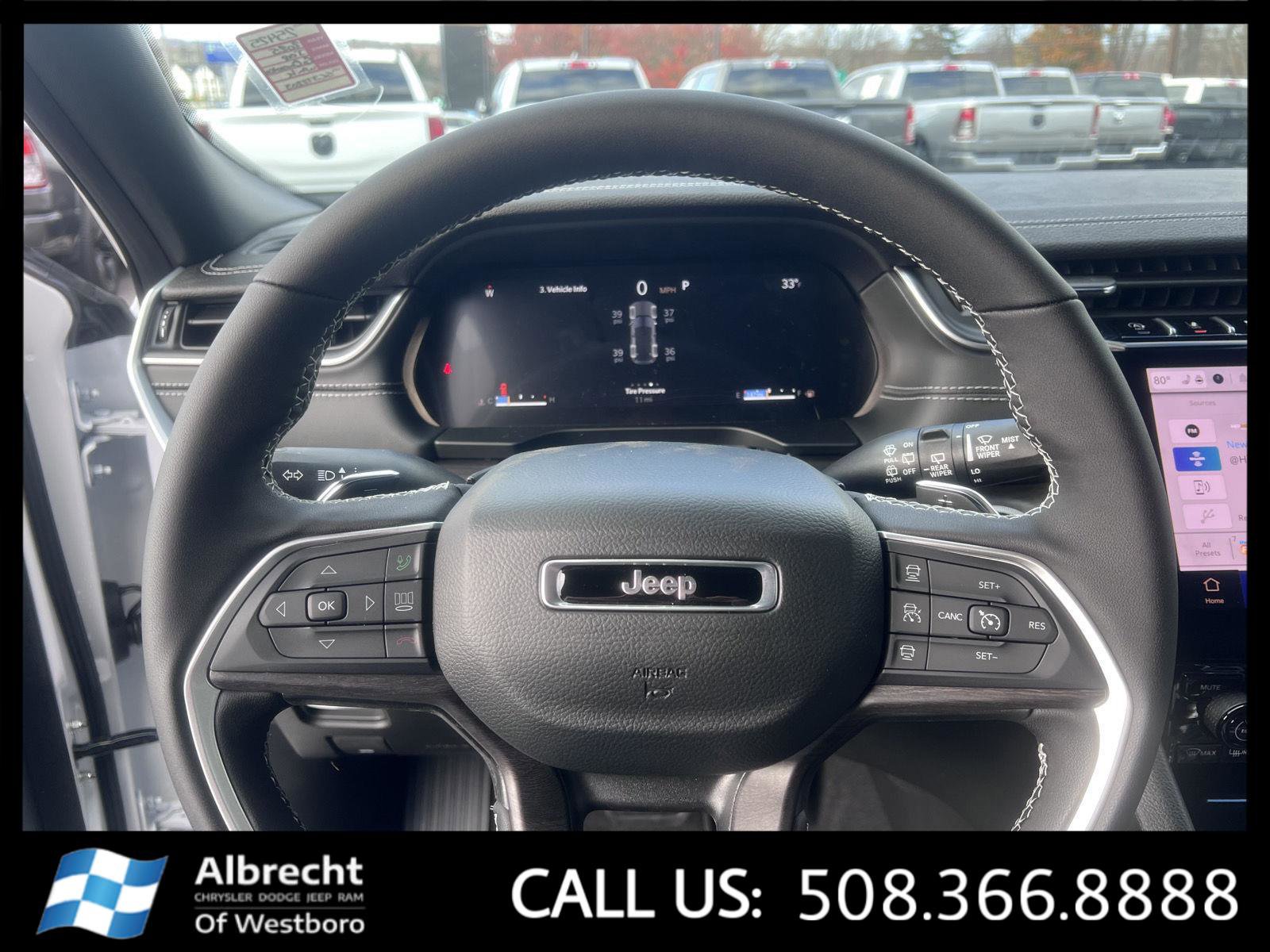 New 2025 Jeep Grand Cherokee Limited w/ Luxury Tech Group II image 20