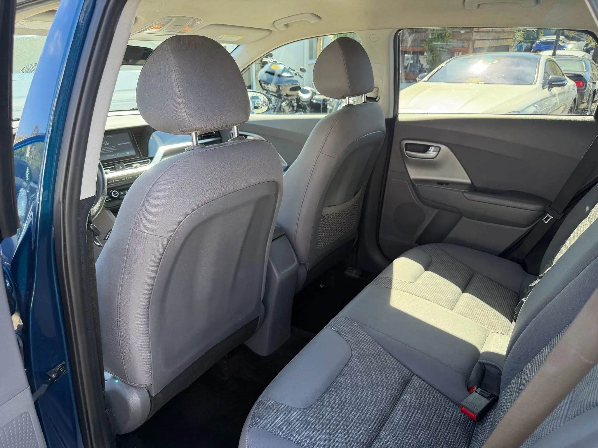 Used 2020 Kia Niro LX FWD image 10