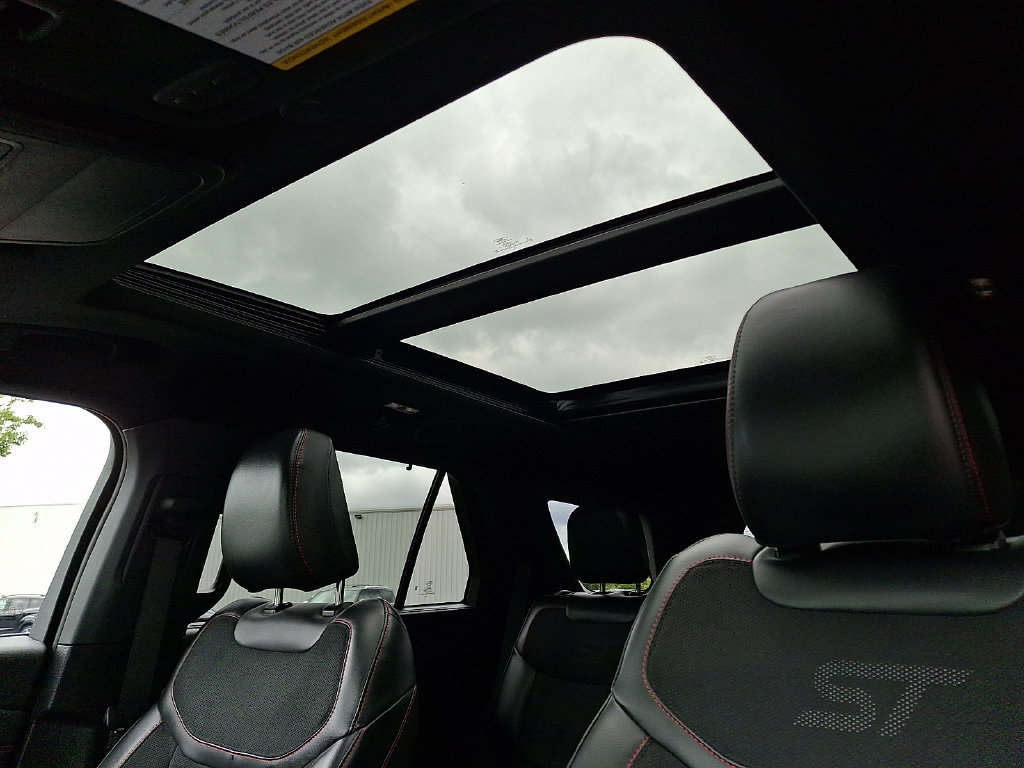 Certified 2025 Ford Explorer ST AWD/4WD image 16