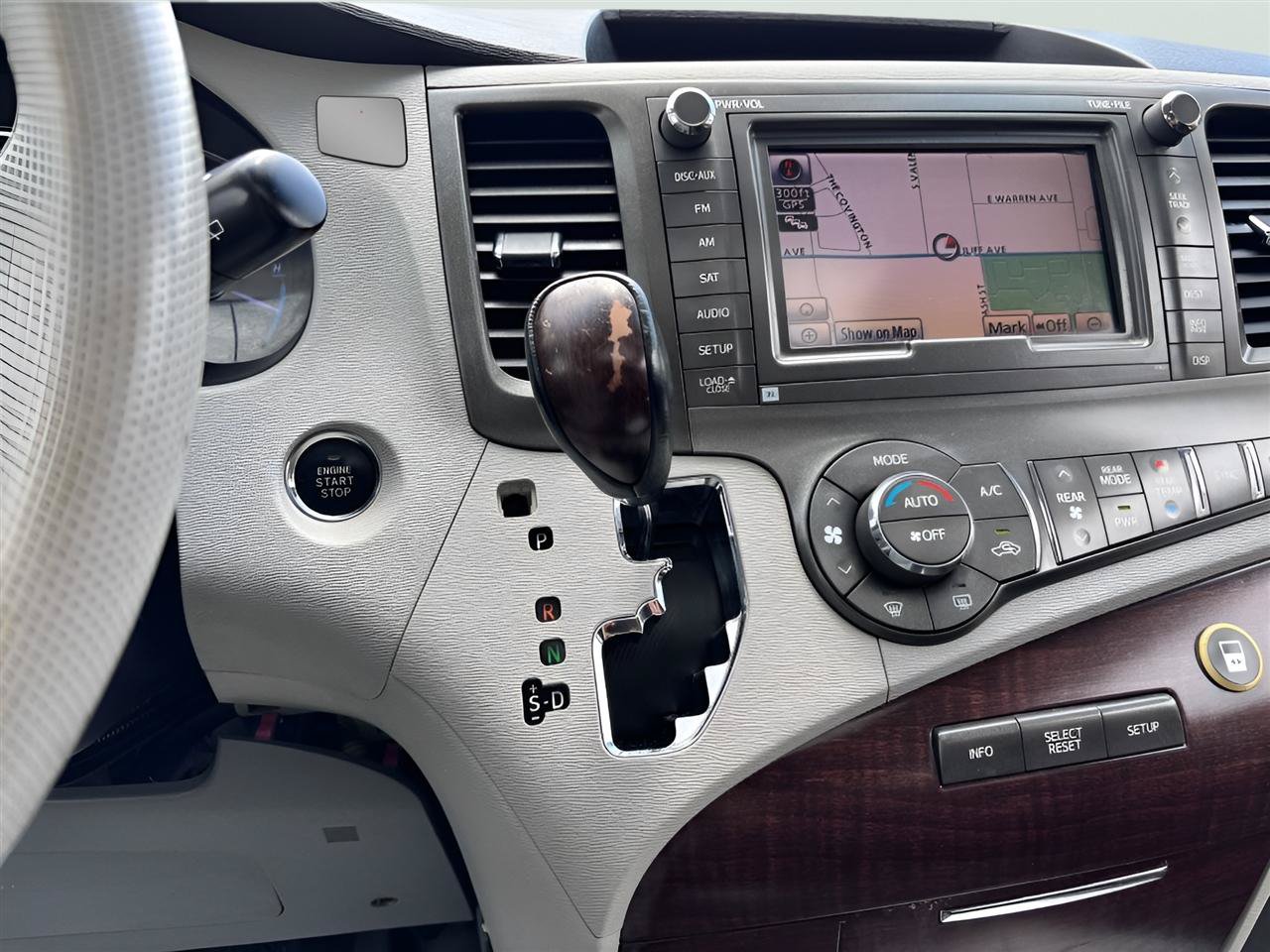 Used 2011 Toyota Sienna XLE w/ Premium Pkg FWD image 18