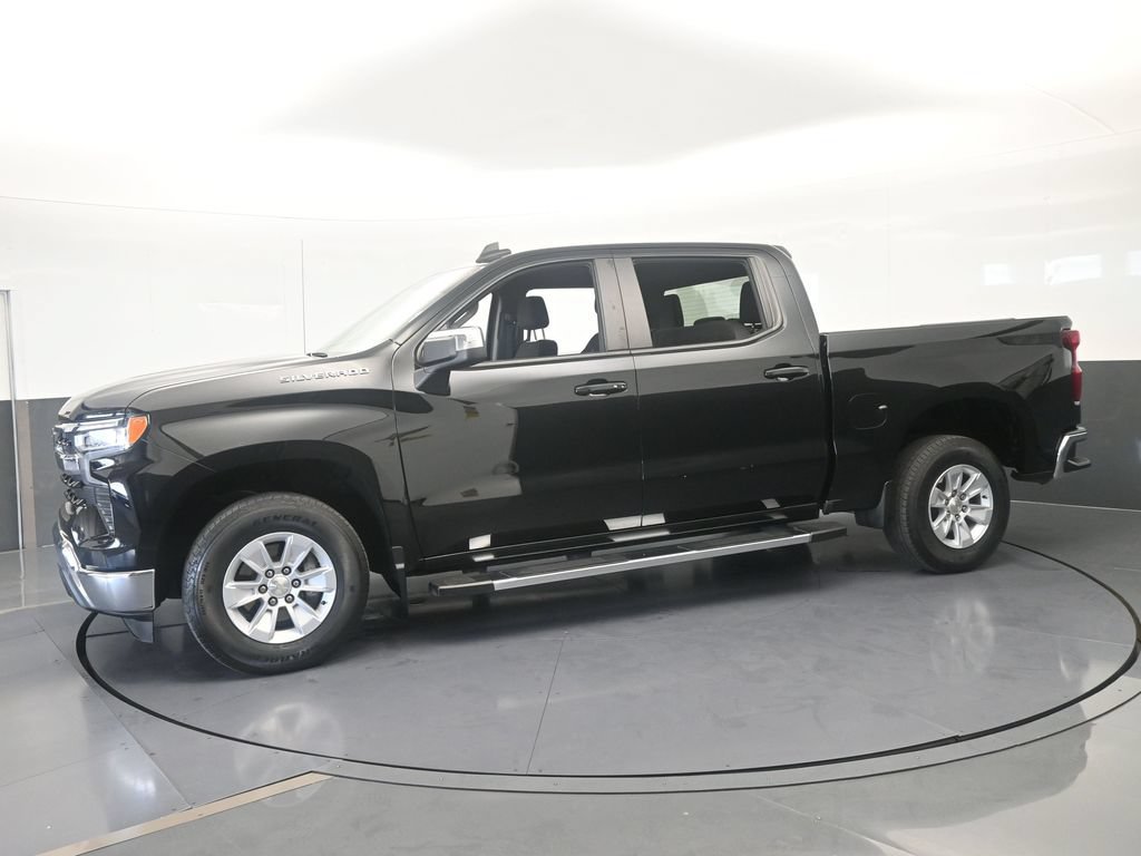 Used 2024 Chevrolet Silverado 1500 LT RWD image 2