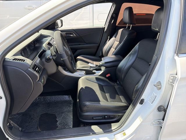 Used 2017 Honda Accord Sport image 7