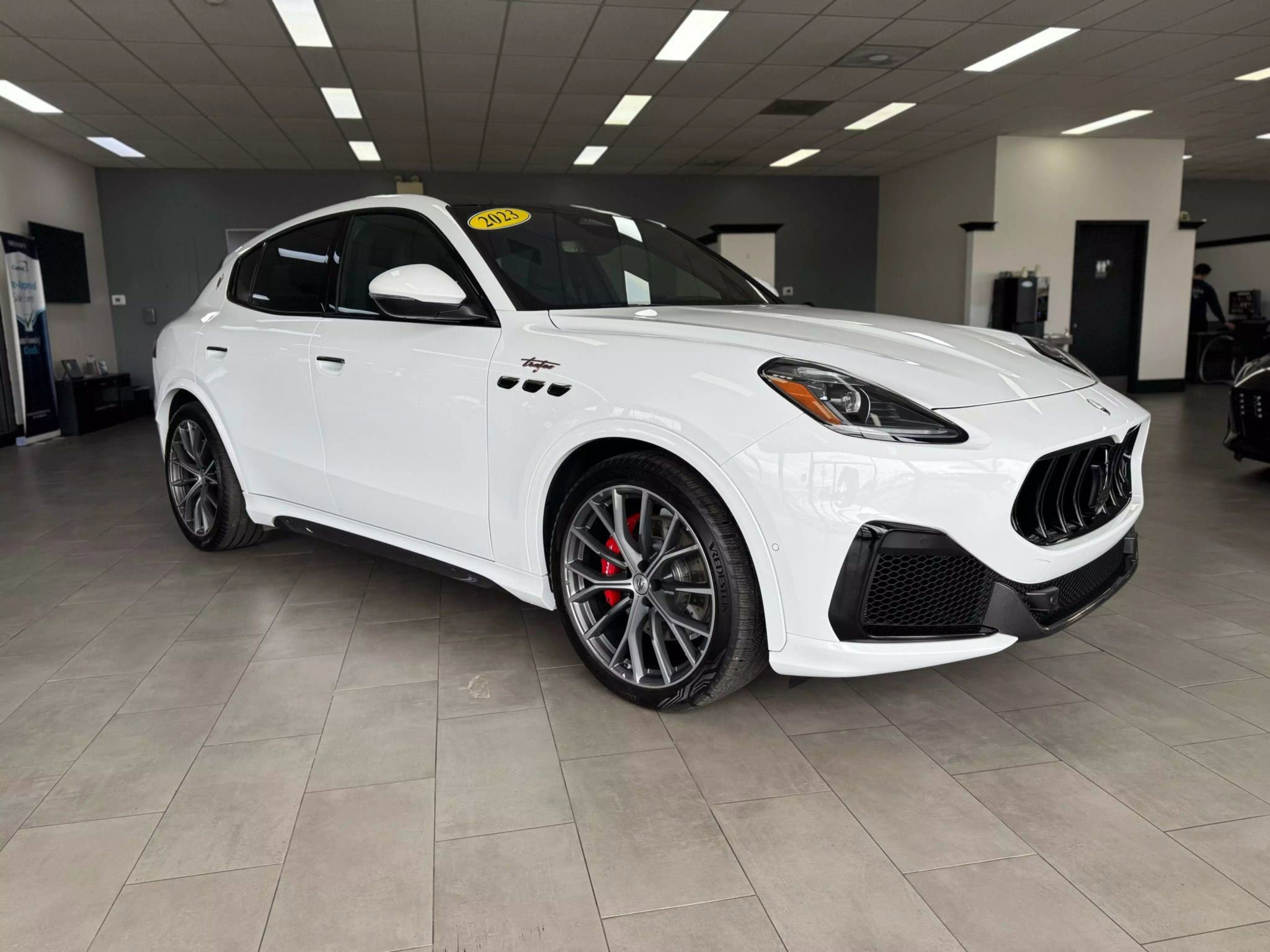 Used 2023 Maserati Grecale Trofeo image 7