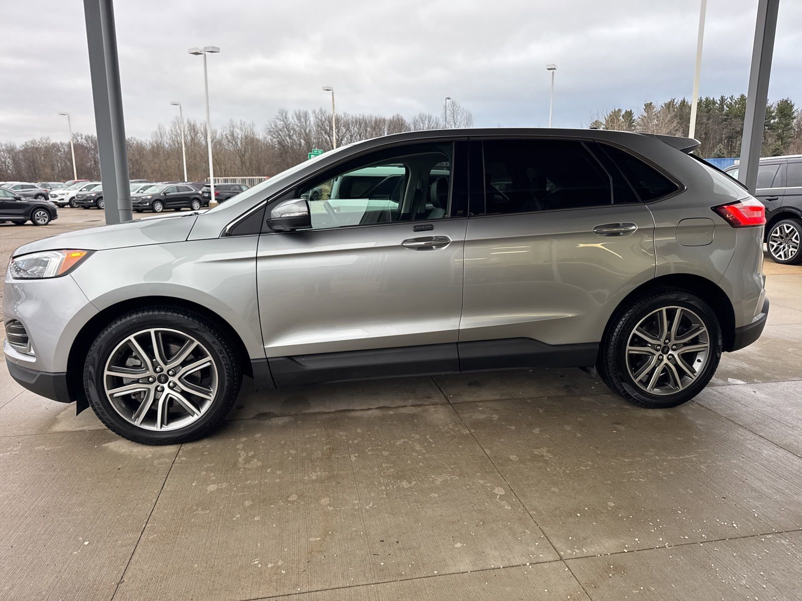 Certified 2024 Ford Edge Titanium w/ Equipment Group 301A image 4