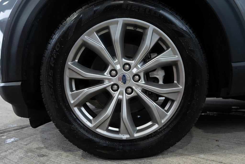 Used 2023 Ford Explorer Limited image 12