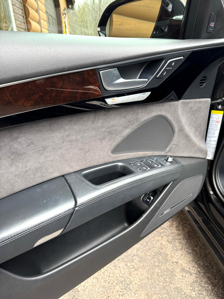 Used 2017 Audi A8 L 4.0T image 6
