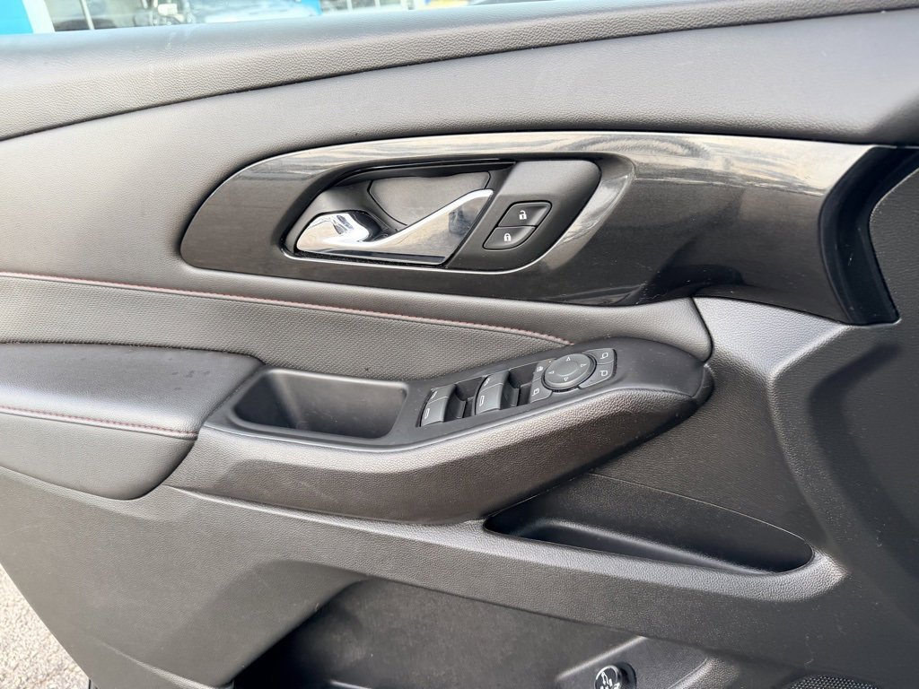 Used 2023 Chevrolet Traverse RS image 22