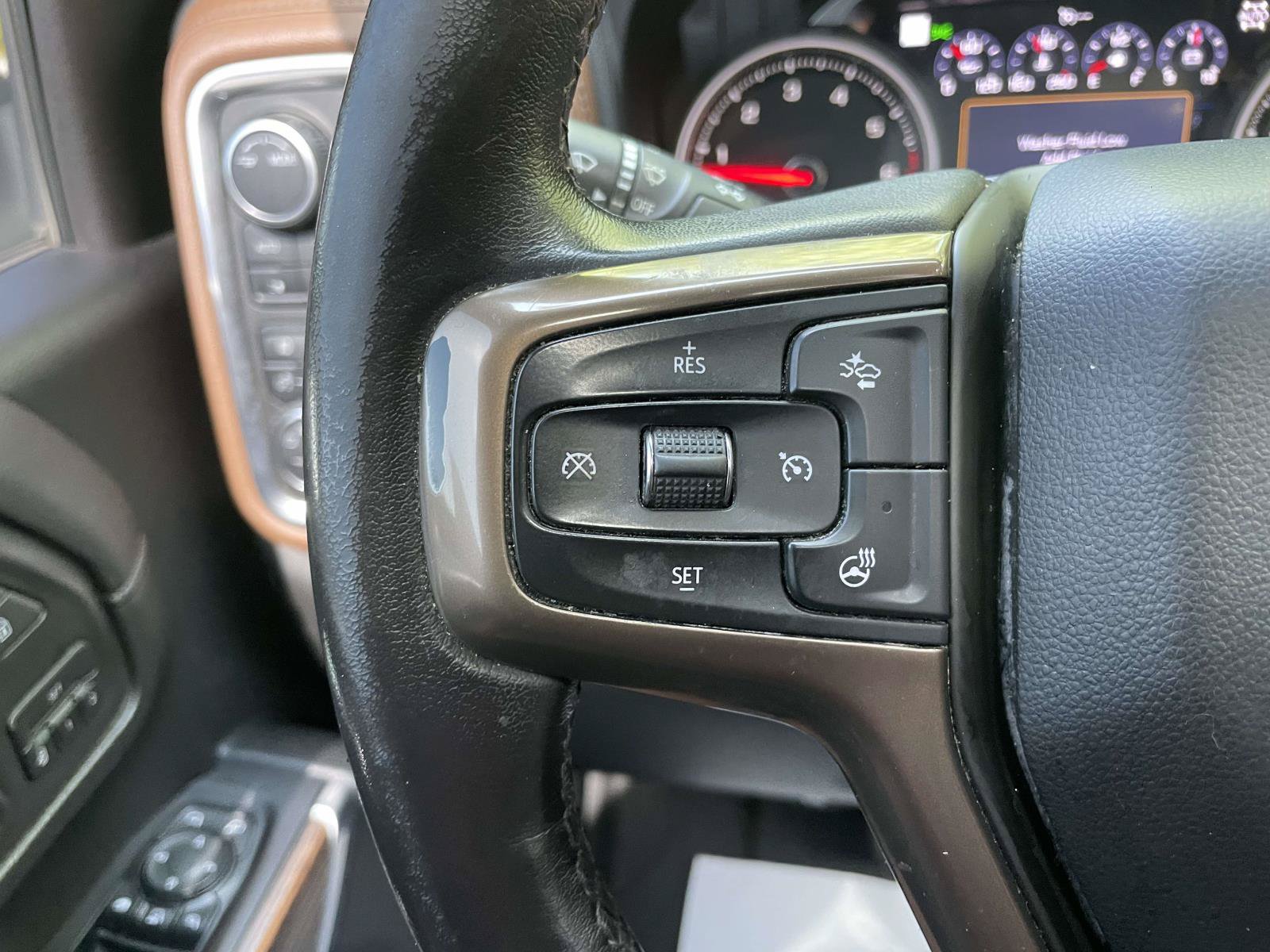Used 2020 Chevrolet Silverado 2500 High Country w/ Technology Package AWD/4WD image 23