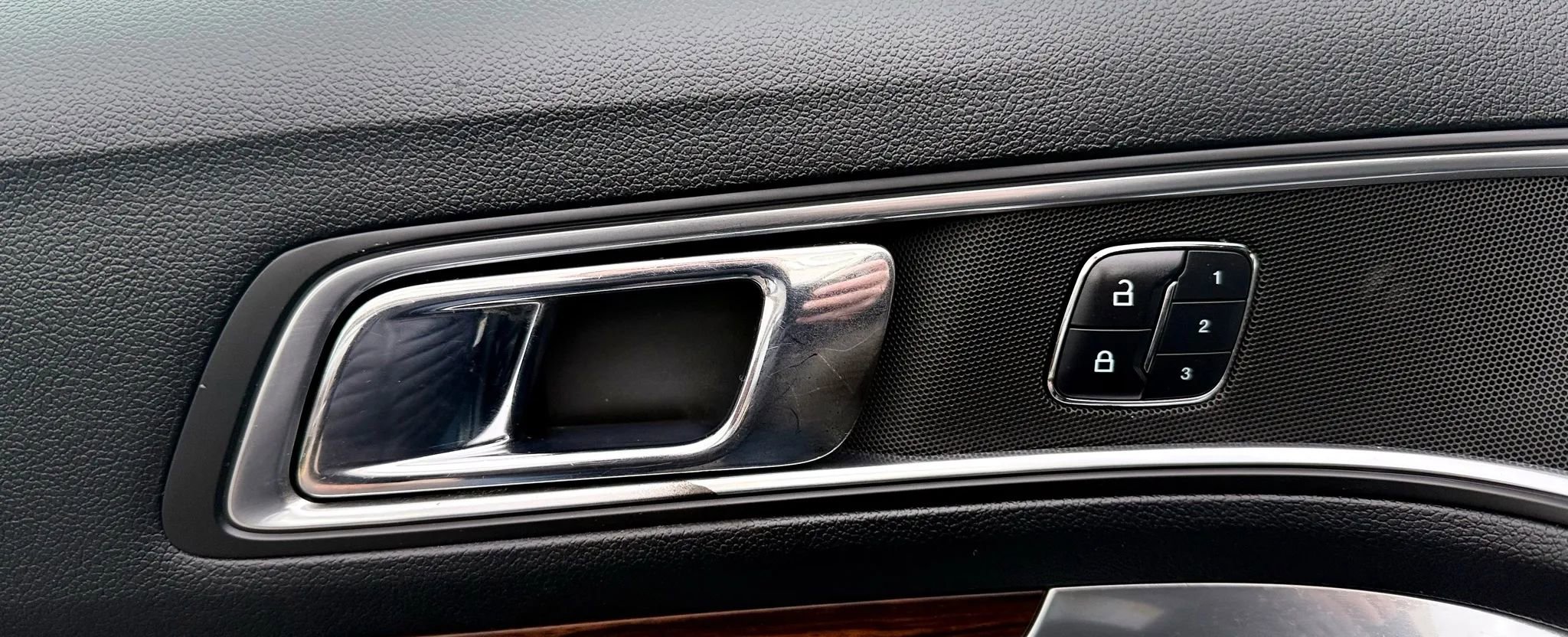 Used 2016 Ford Explorer Limited w/ Equipment Group 301A image 26