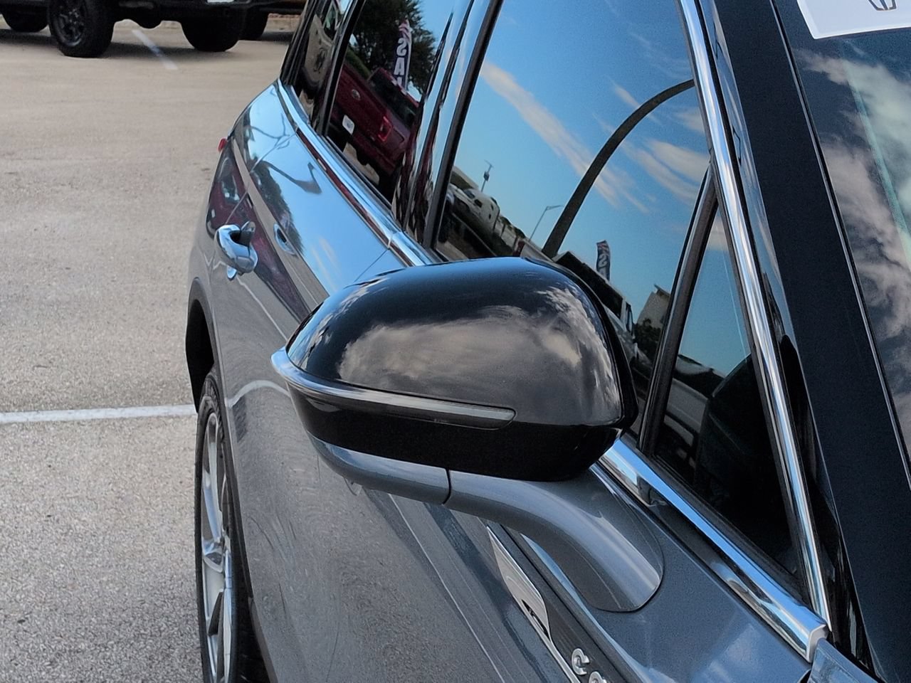 Used 2026 Lincoln Corsair Premiere FWD image 12