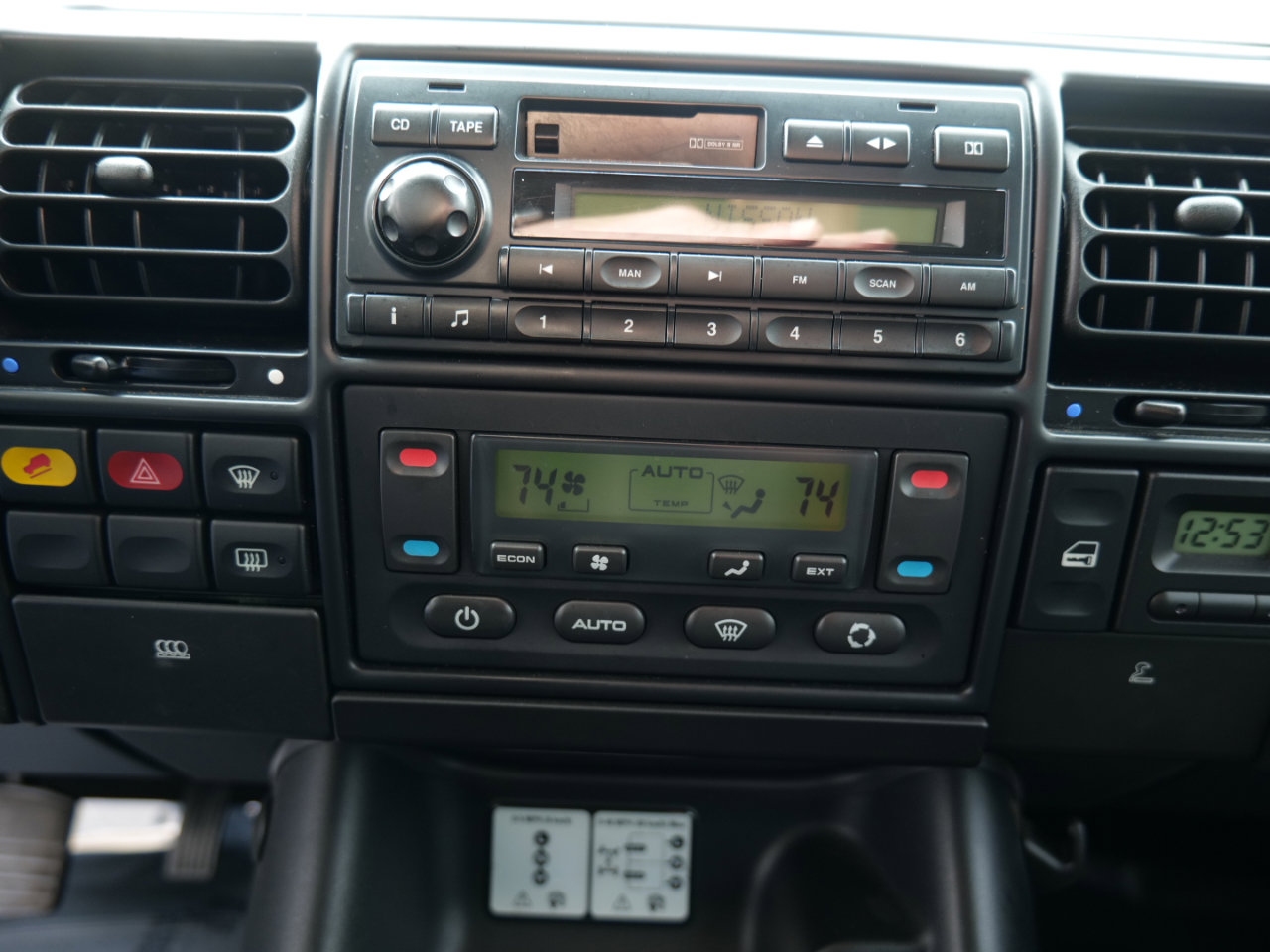 Used 2004 Land Rover Discovery SE image 26