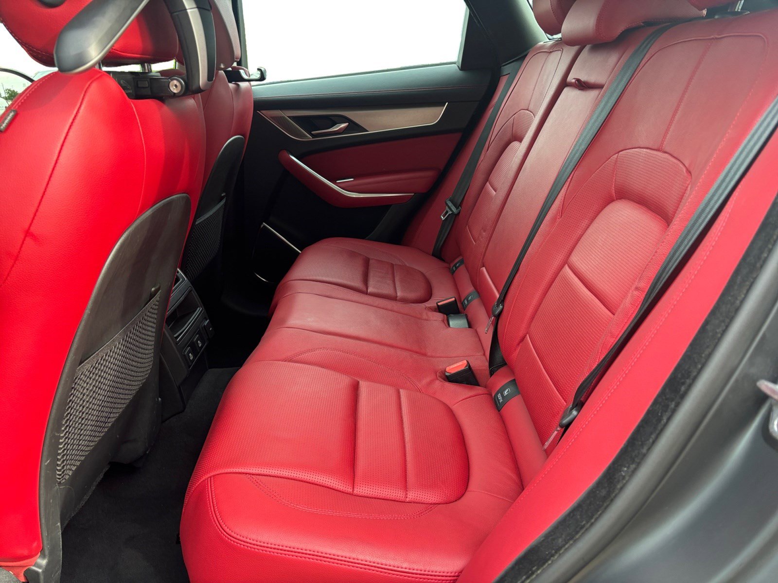 Used 2021 Jaguar F-PACE R-Dynamic S image 13