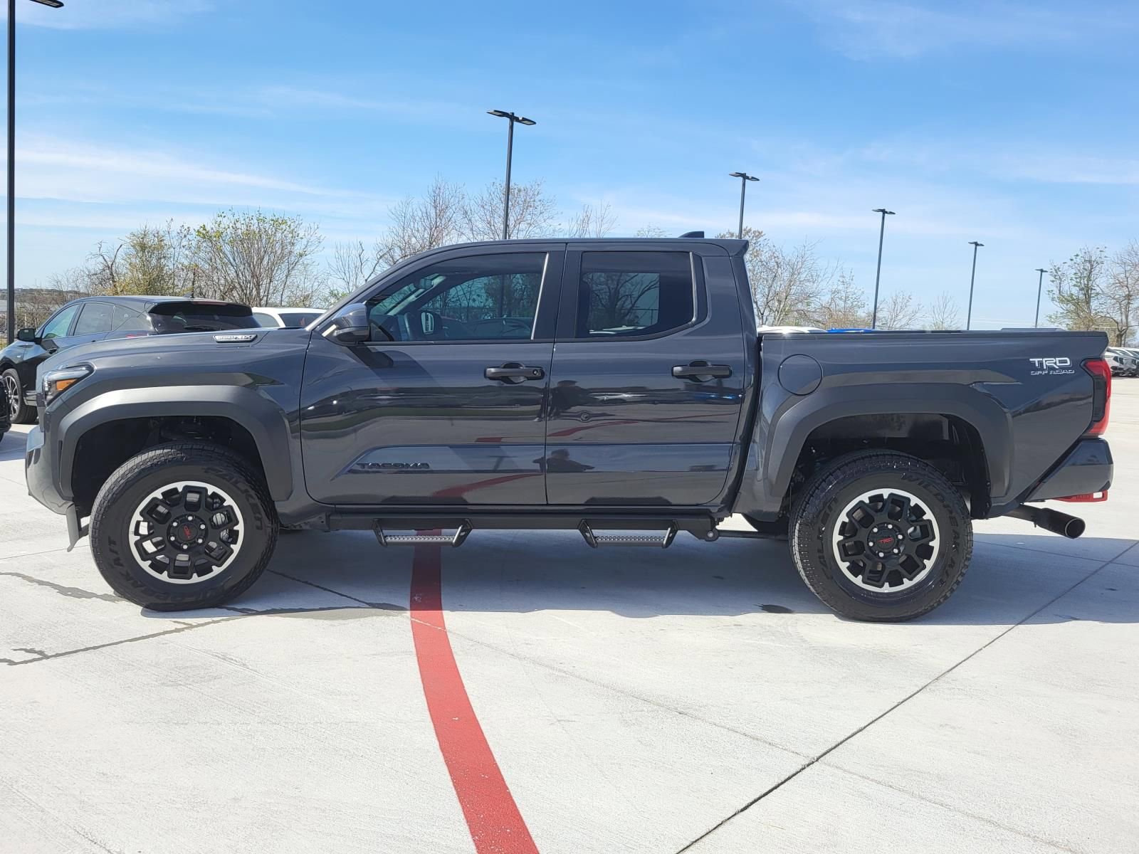 Used 2025 Toyota Tacoma TRD Off-Road image 3