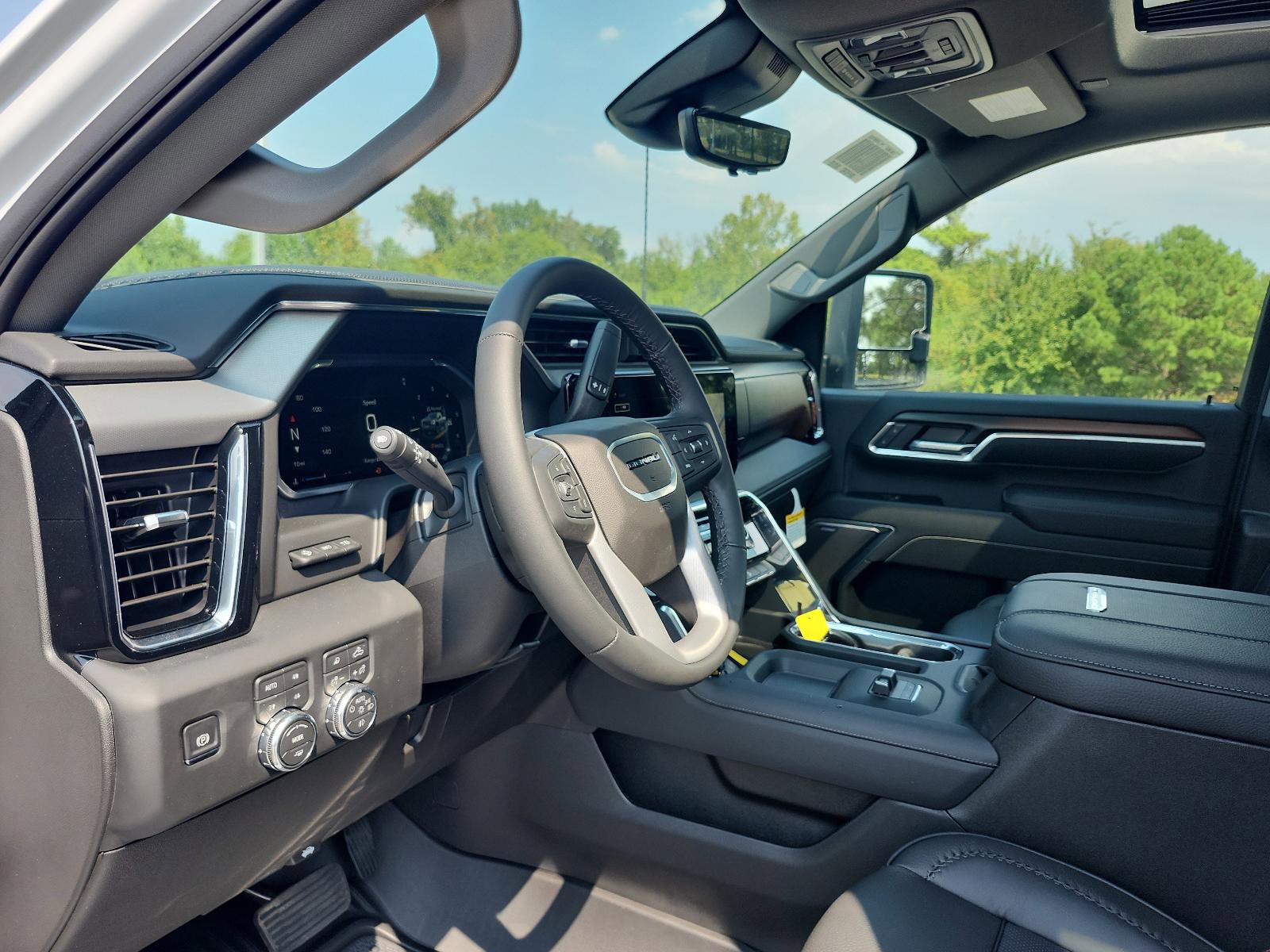 New 2026 GMC Sierra 2500 Denali w/ Denali Reserve Package image 14