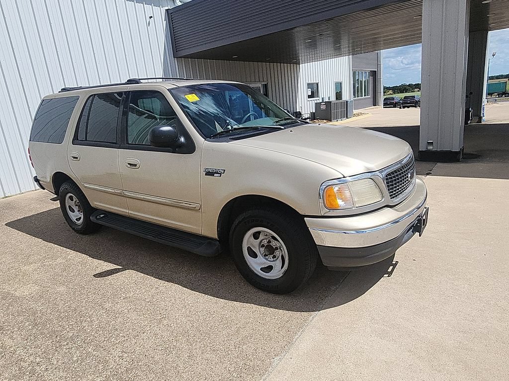 Used 2000 Ford Expedition XLT RWD image 2