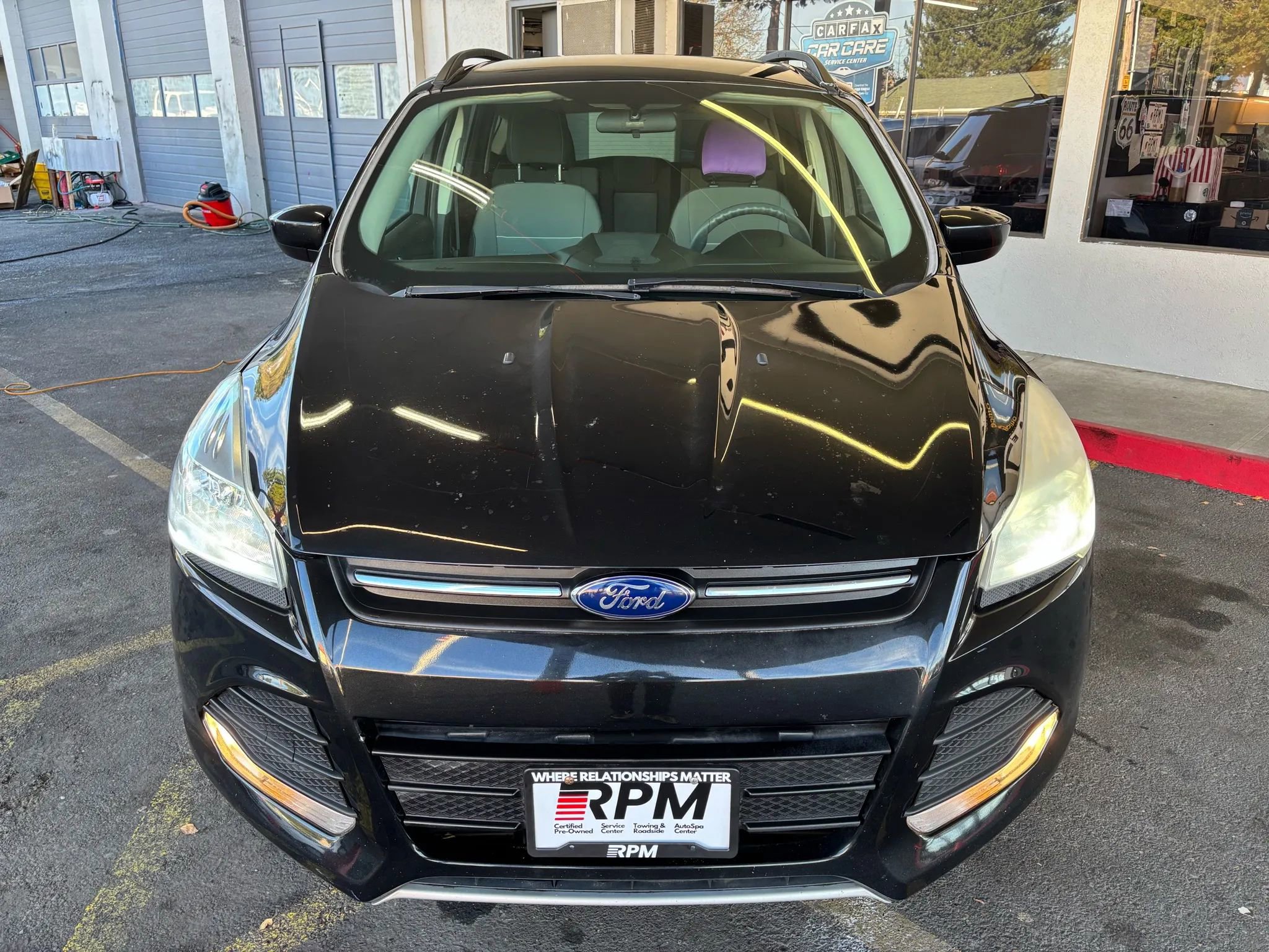Used 2015 Ford Escape SE w/ Equipment Group 201A image 2