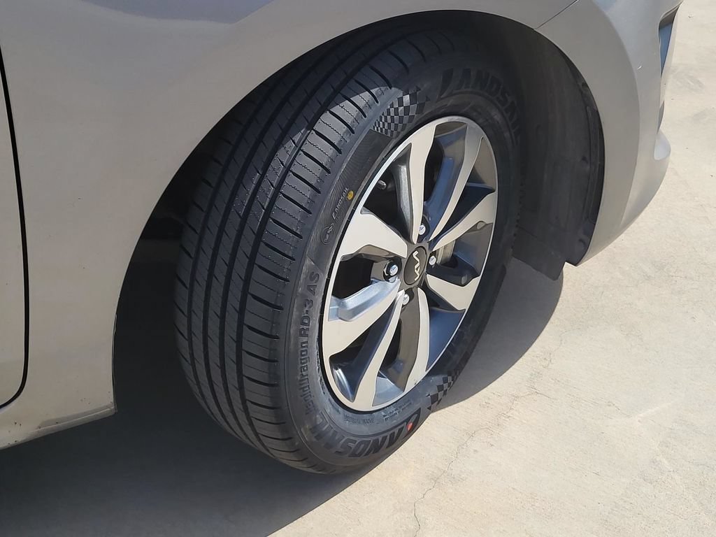 Used 2022 Kia Rio S w/ Technology Package FWD image 4