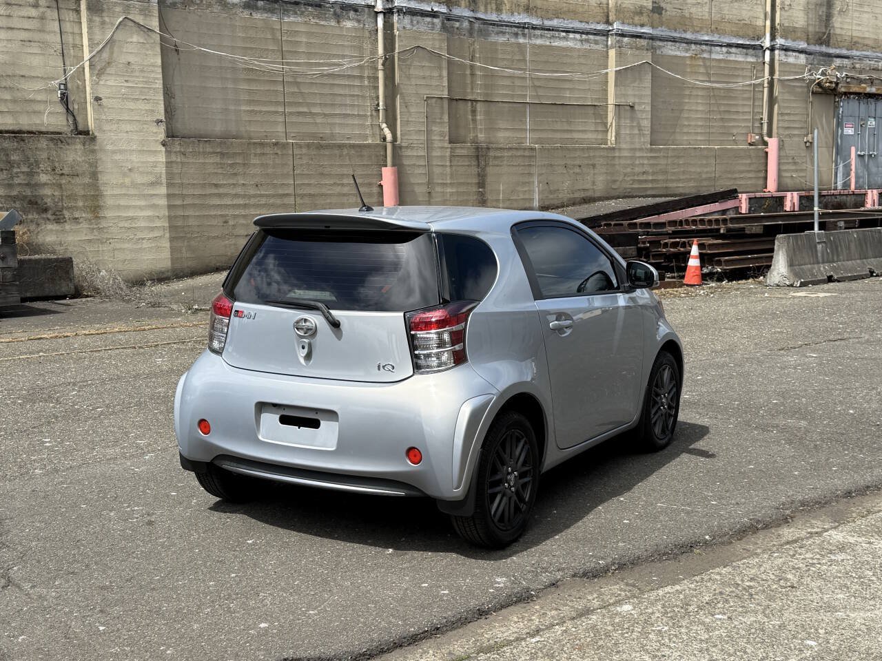 Used 2014 Scion iQ 10 Series FWD image 43