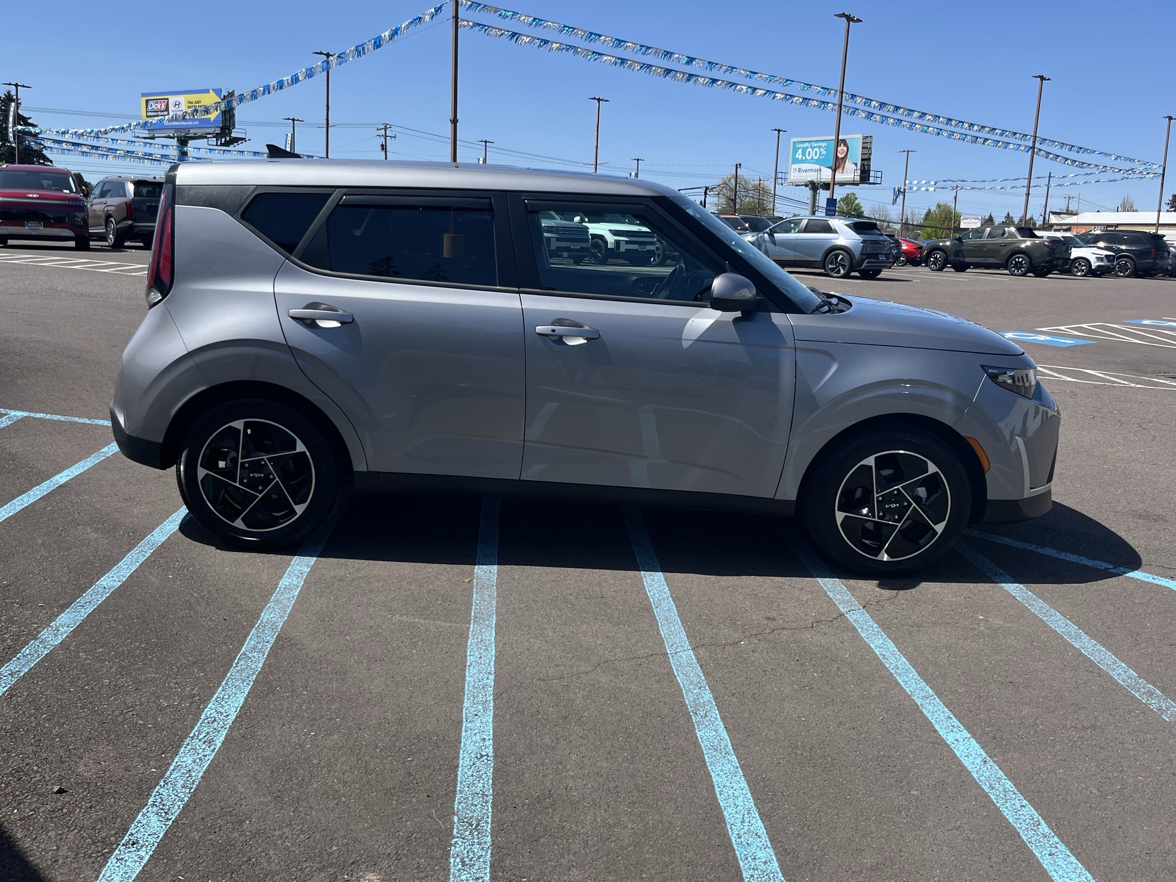 Used 2023 Kia Soul EX FWD image 6