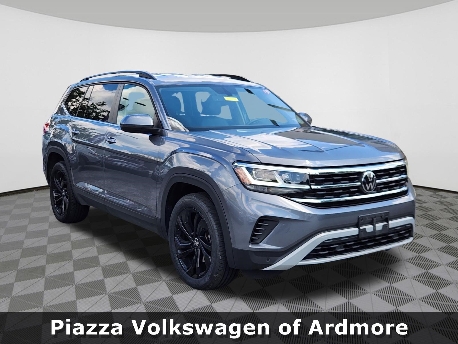 Certified 2023 Volkswagen Atlas SE w/ Black Wheel Package AWD/4WD image 1