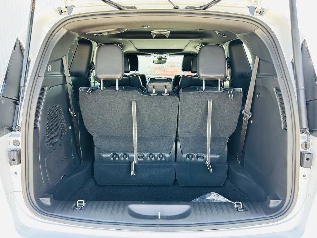 New 2026 Chrysler Pacifica Limited w/ Uconnect Theater Family Group image 37