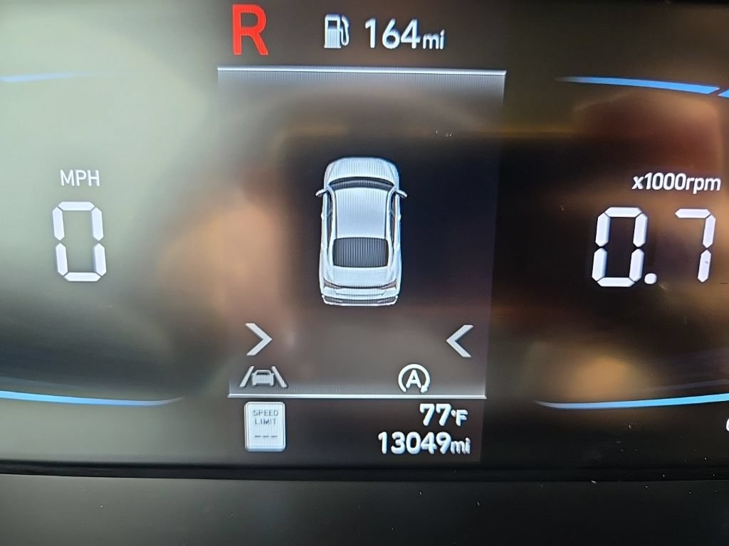 Used 2025 Hyundai Elantra SE FWD image 49