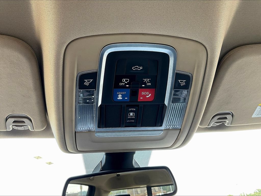 Used 2019 RAM 1500 Laramie AWD/4WD image 18