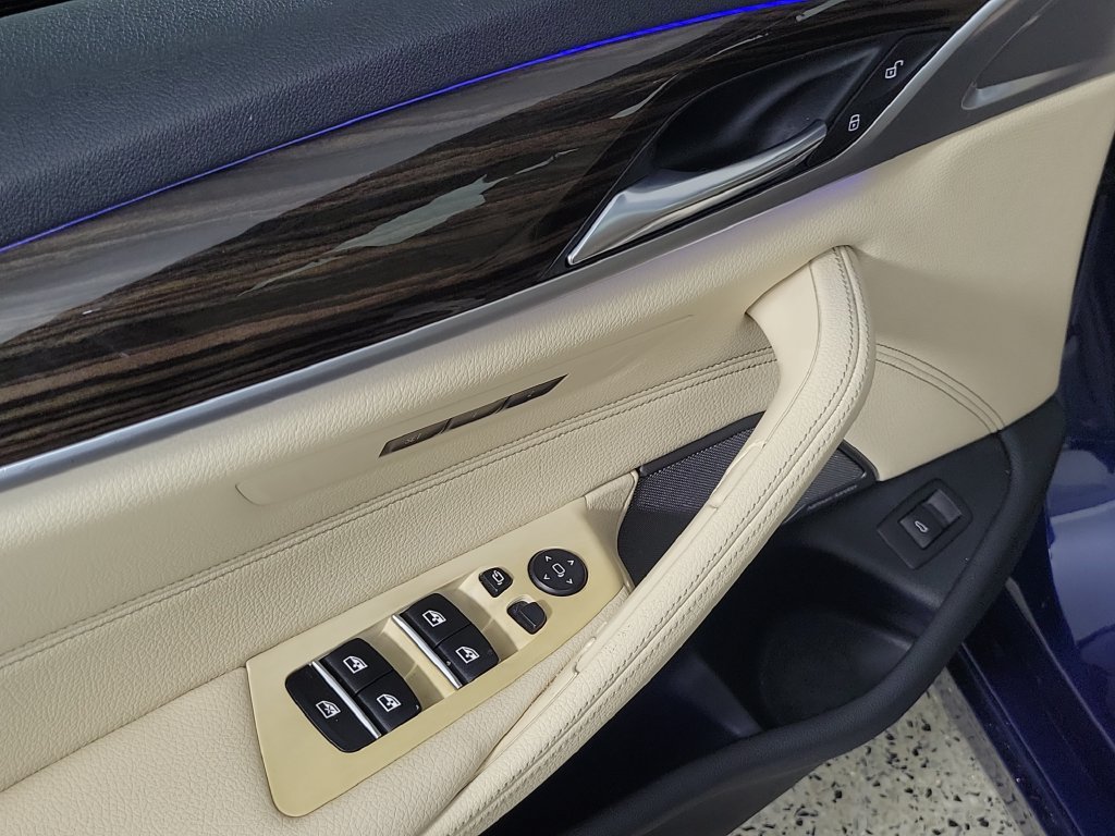 Used 2020 BMW 530i xDrive w/ Premium Package AWD/4WD image 24