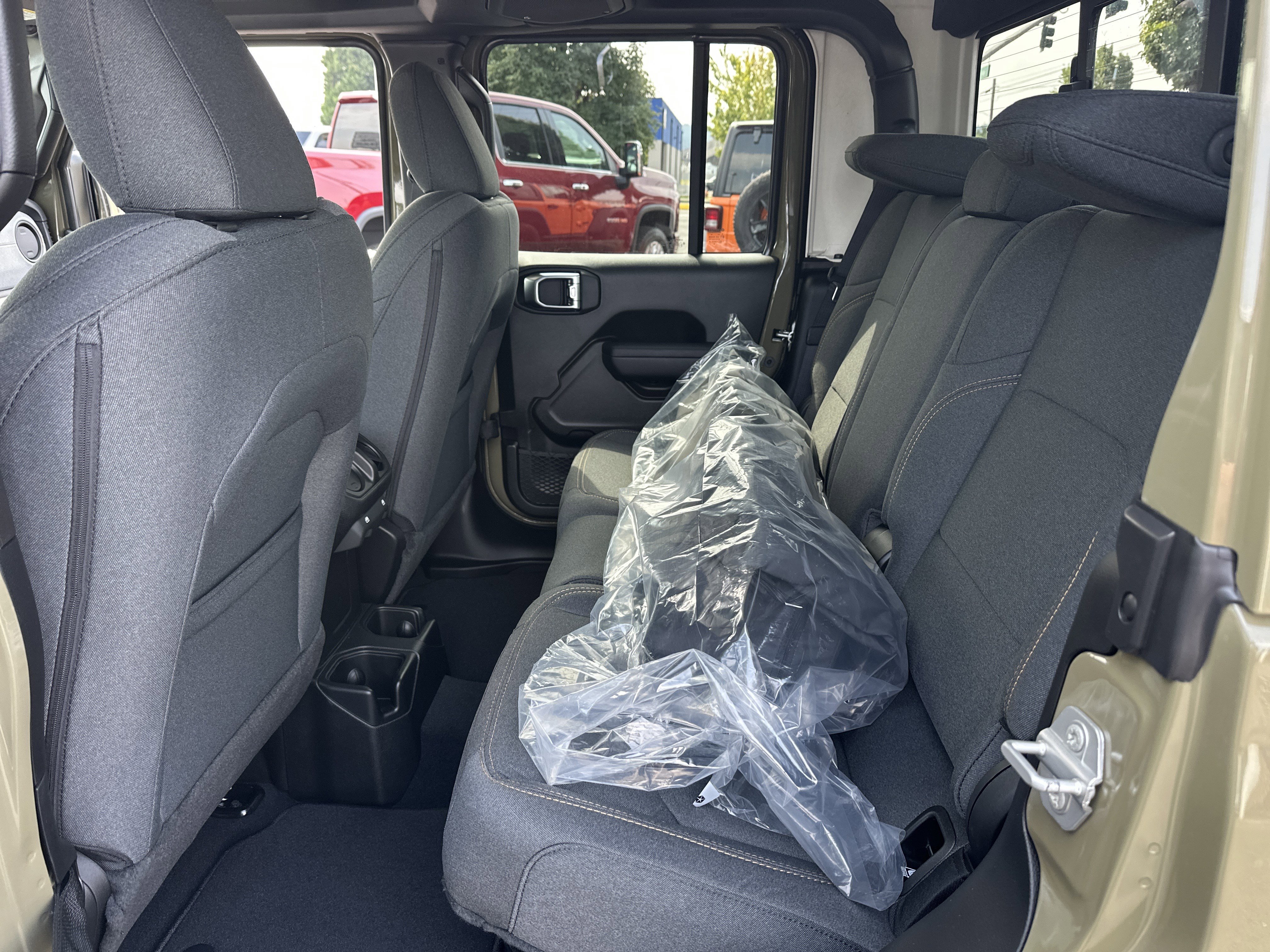 New 2025 Jeep Gladiator Sport image 12