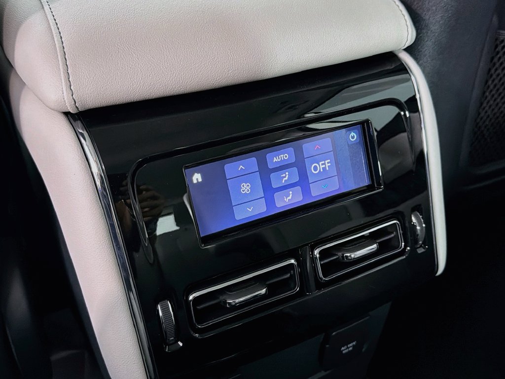 New 2027 Lincoln Aviator 2WD image 26