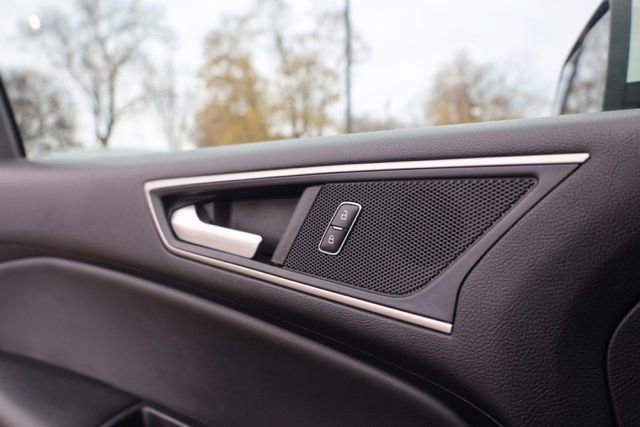 Used 2023 Ford Edge SEL image 18