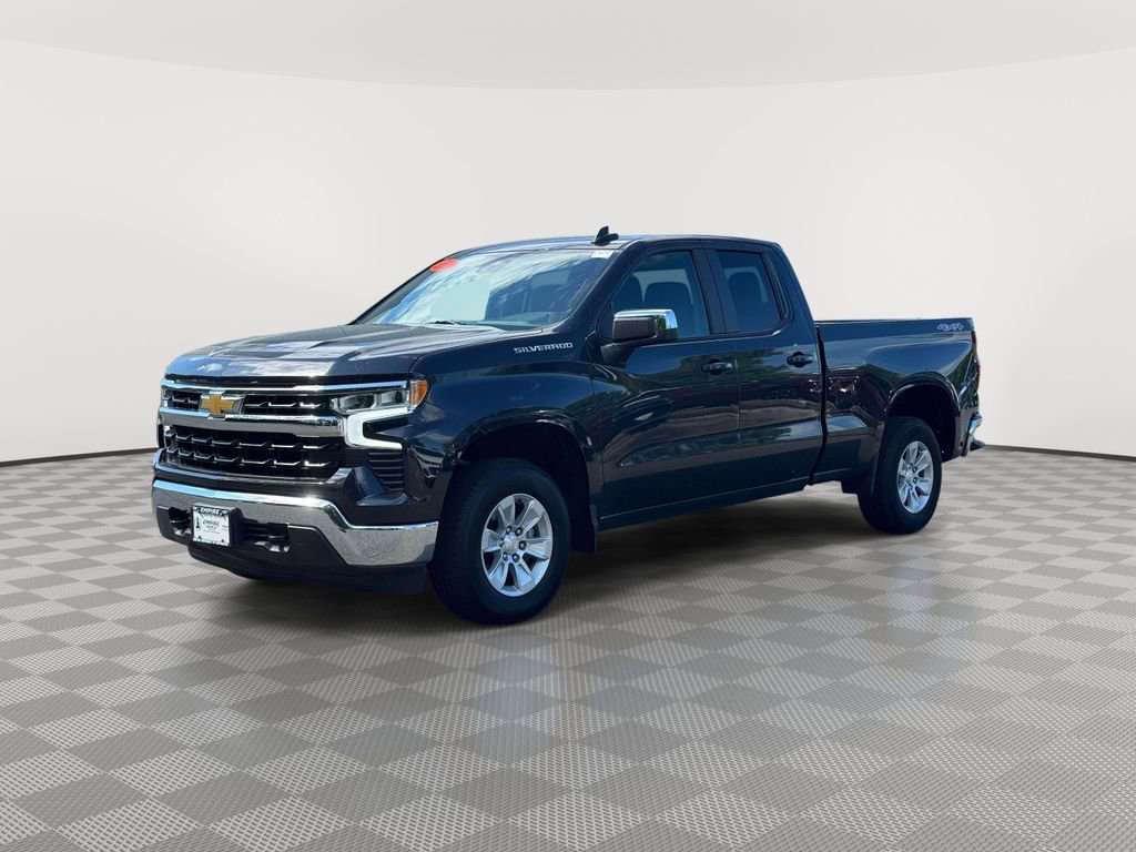 Used 2023 Chevrolet Silverado 1500 LT AWD/4WD image 3