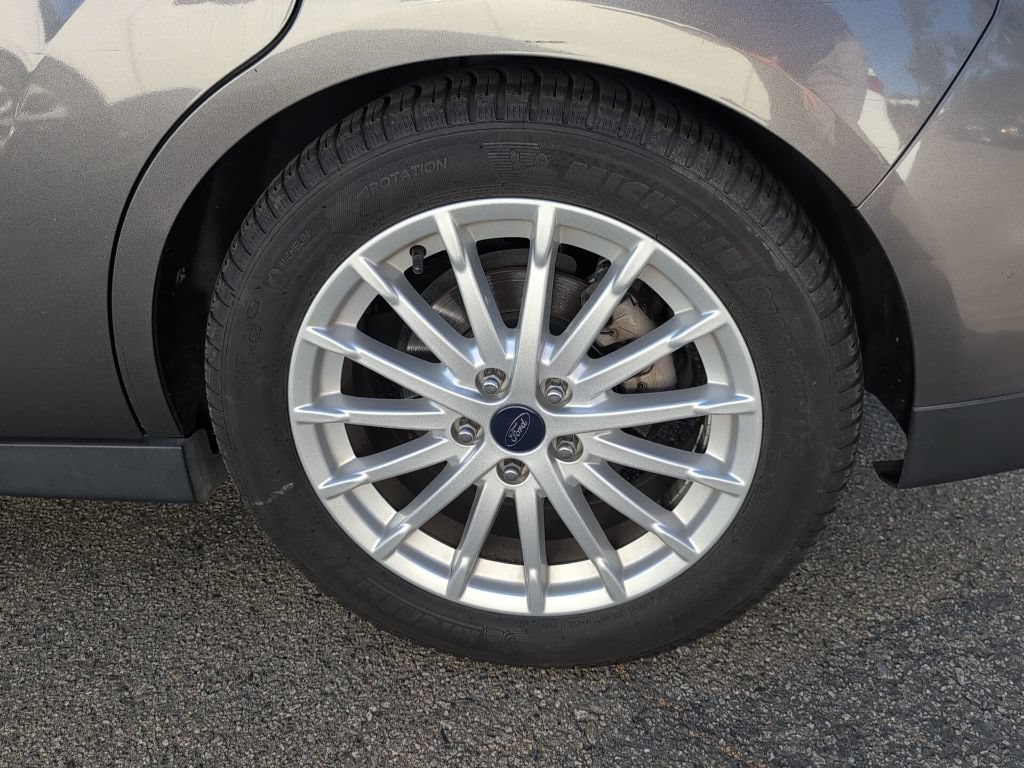 Used 2013 Ford C-MAX SEL FWD image 9
