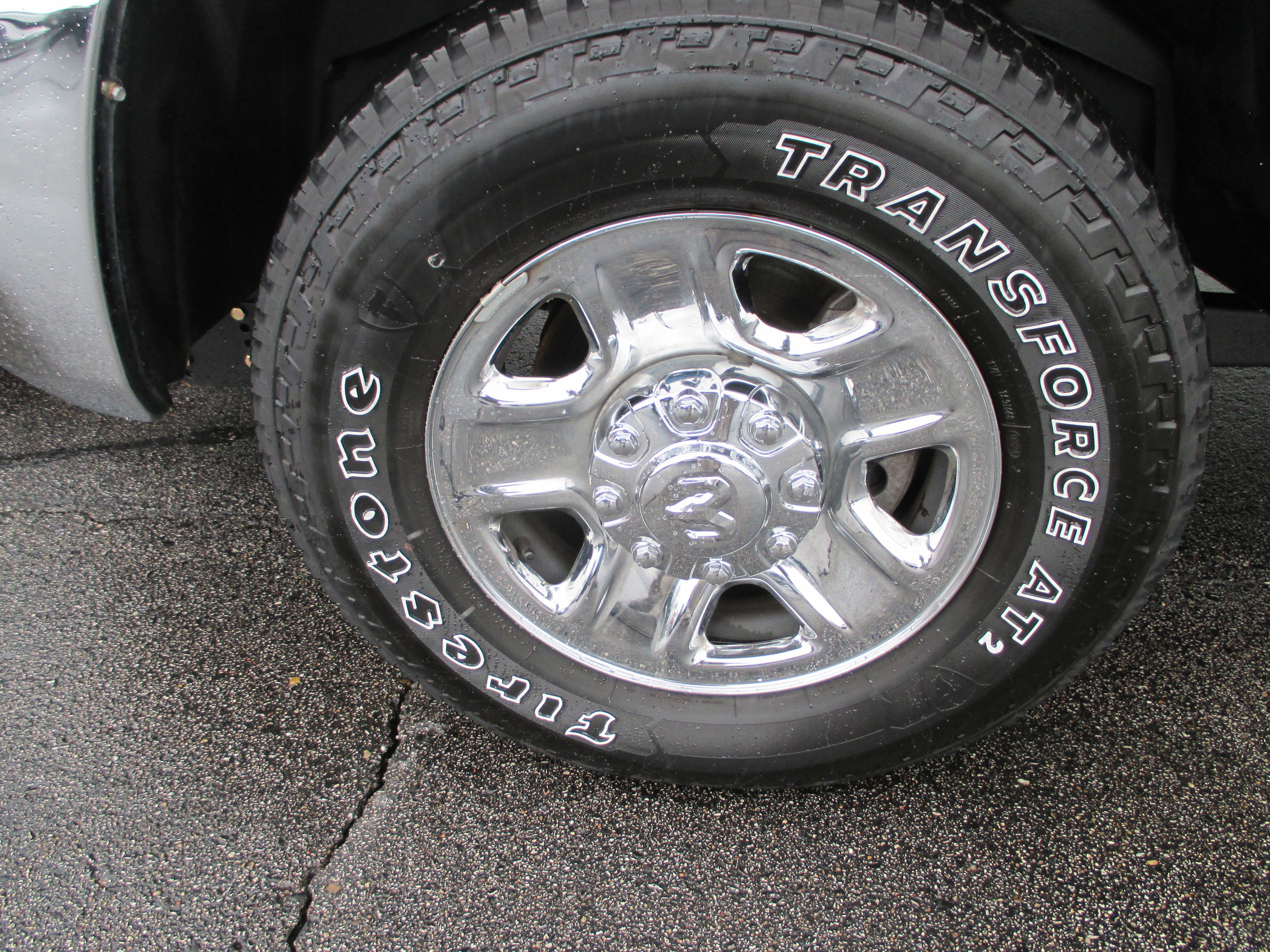 Used 2024 RAM 2500 Tradesman w/ Chrome Appearance Group AWD/4WD image 8