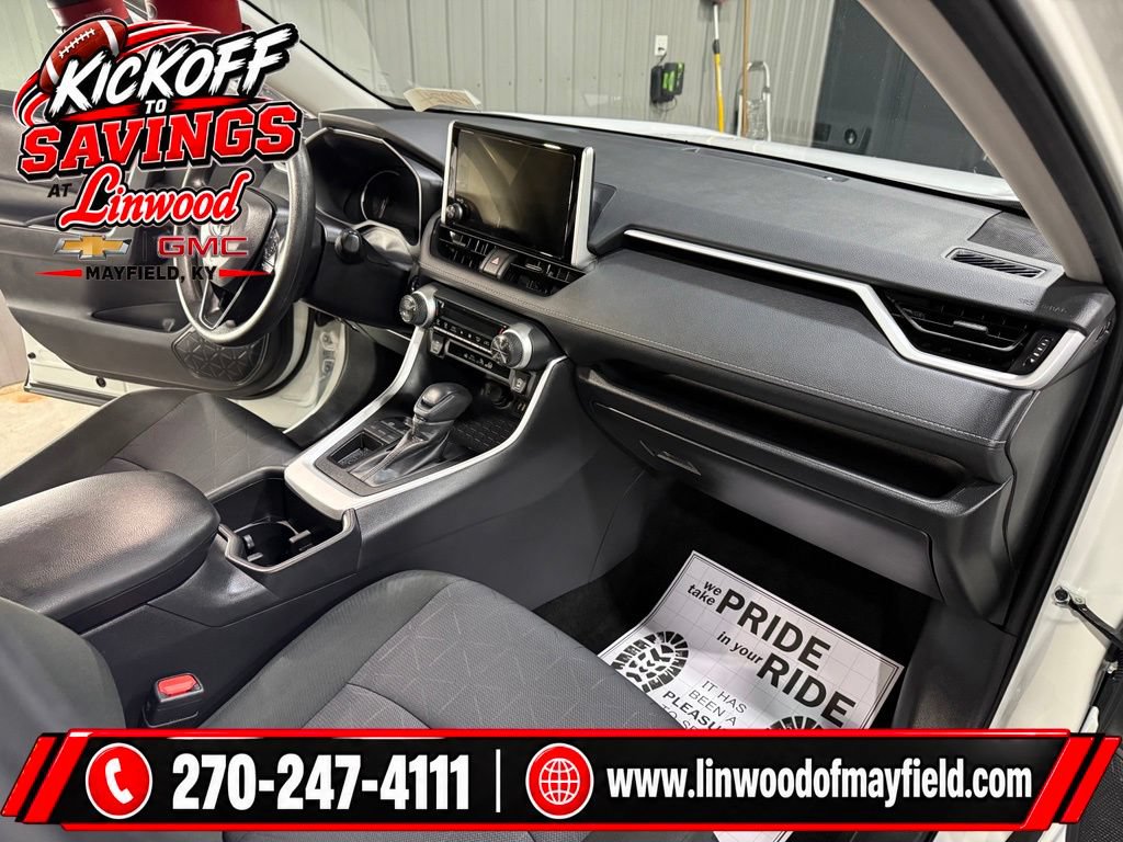 Used 2025 Toyota RAV4 XLE FWD image 27