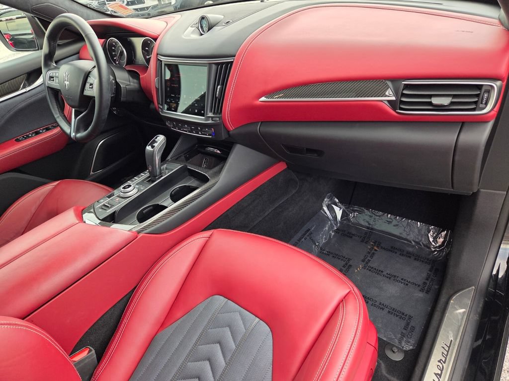Used 2021 Maserati Levante GranLusso AWD/4WD image 21