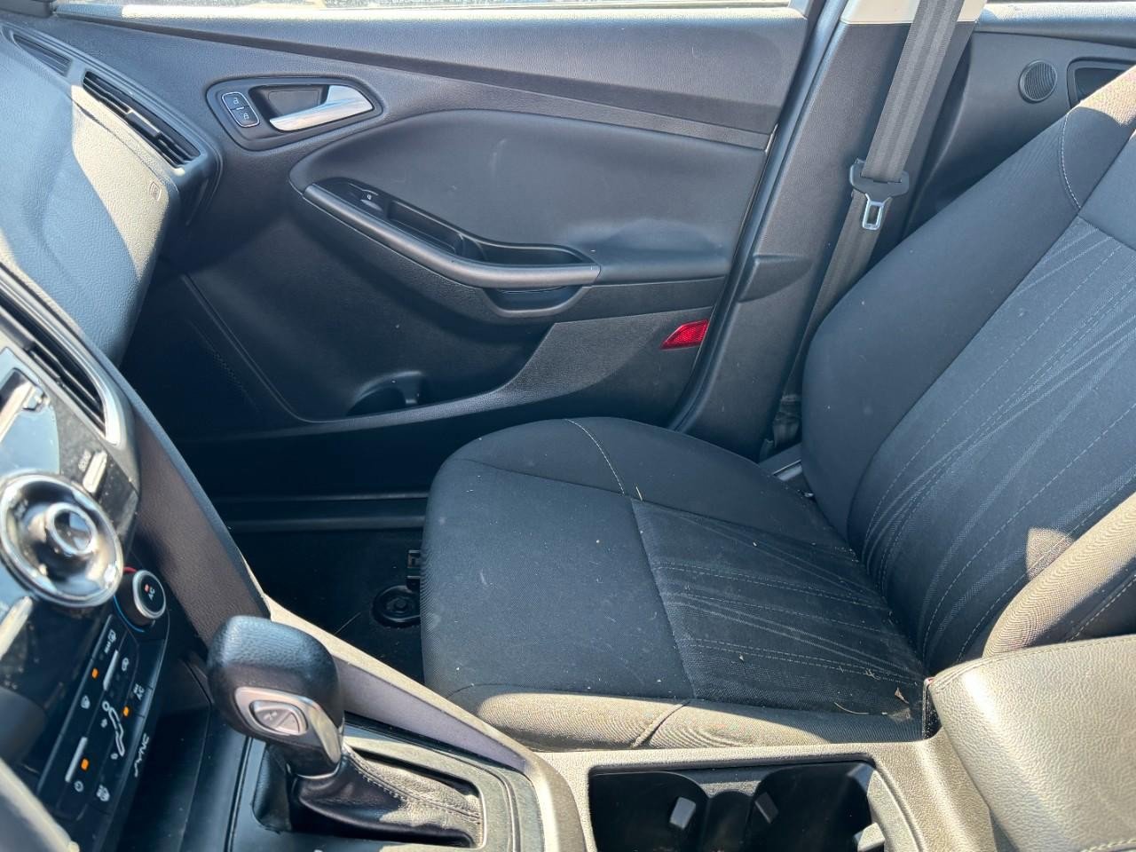 Used 2017 Ford Focus SEL image 14