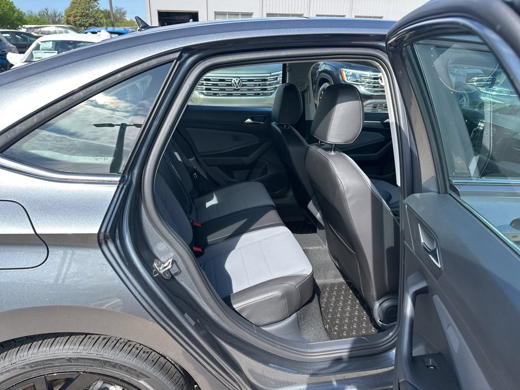 New 2026 Volkswagen Jetta SE FWD image 16