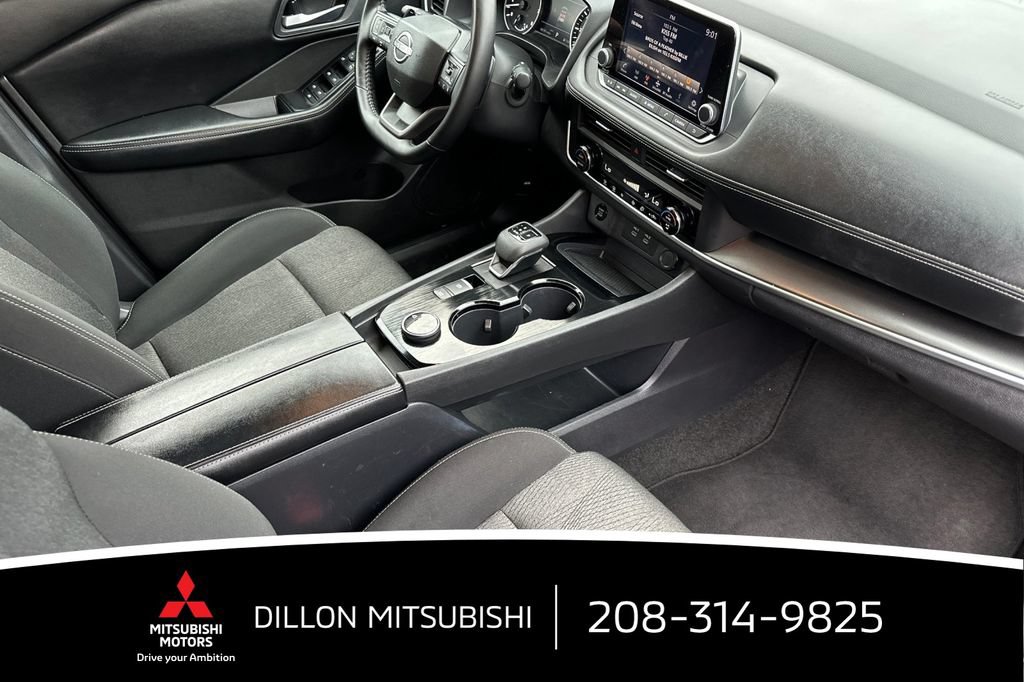 Used 2025 Nissan Rogue SV AWD/4WD image 18