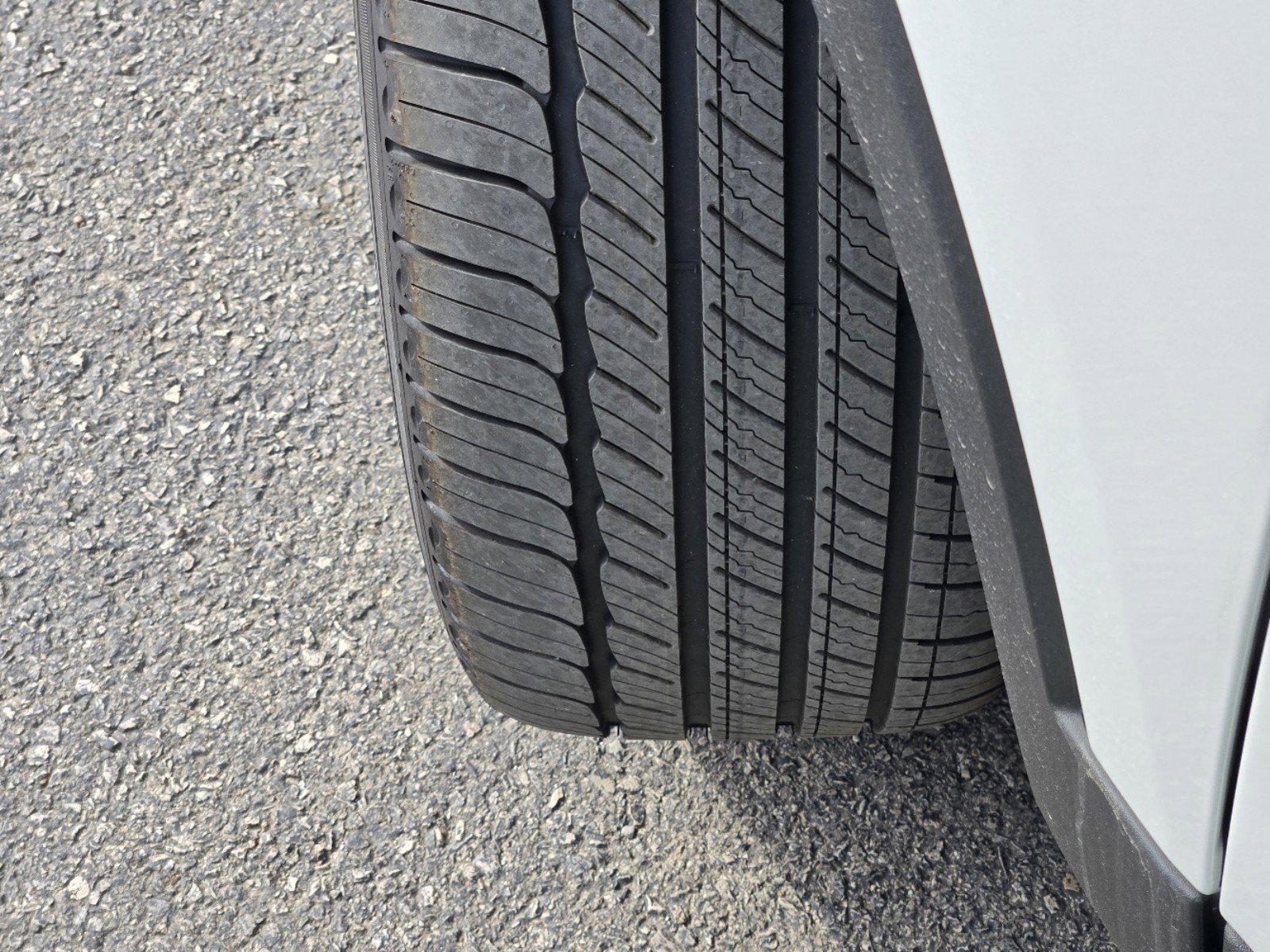 New 2025 Volvo XC40 B5 Core w/ Protection Package Premier image 13