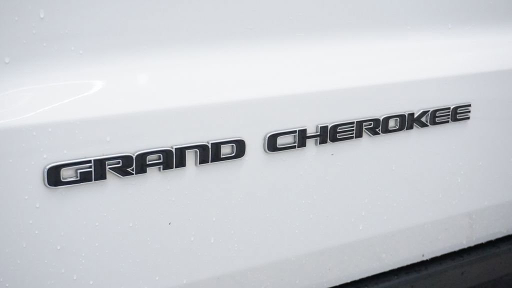 Certified 2019 Jeep Grand Cherokee Limited w/ Luxury Group II image 19