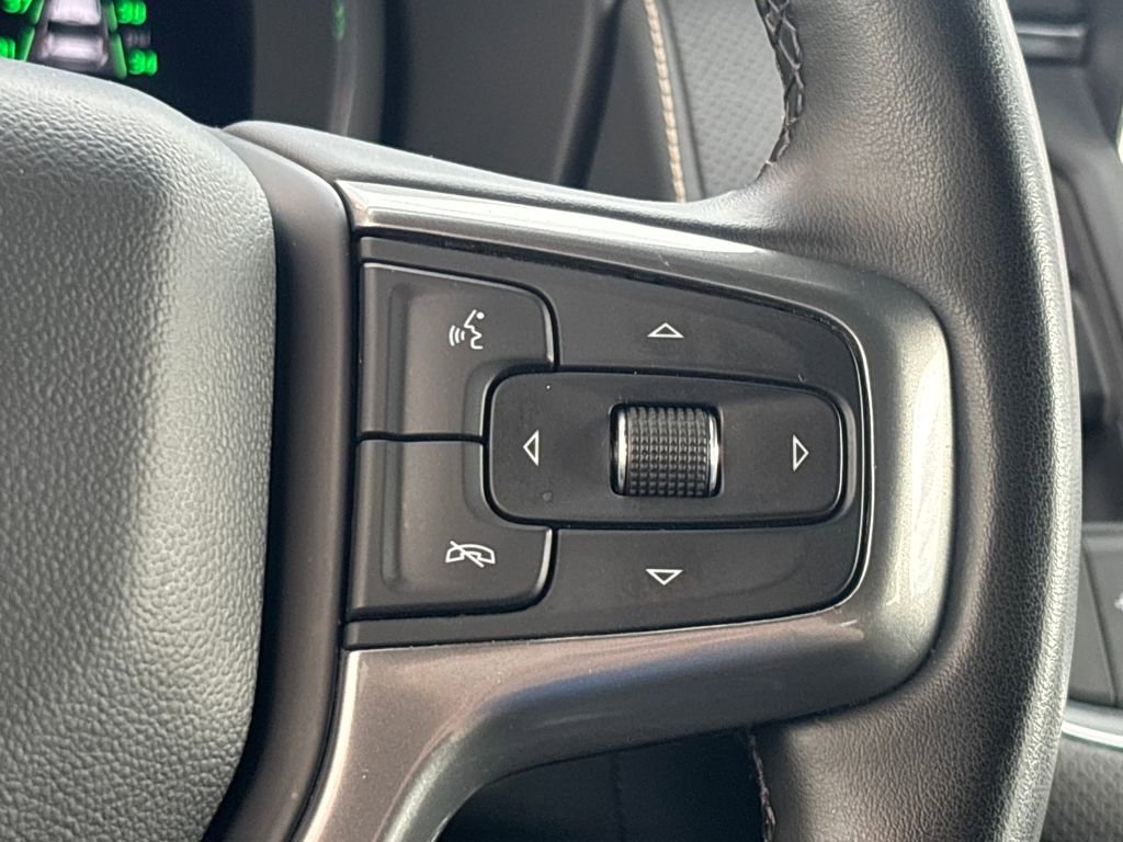 Used 2023 Chevrolet Suburban Premier image 21