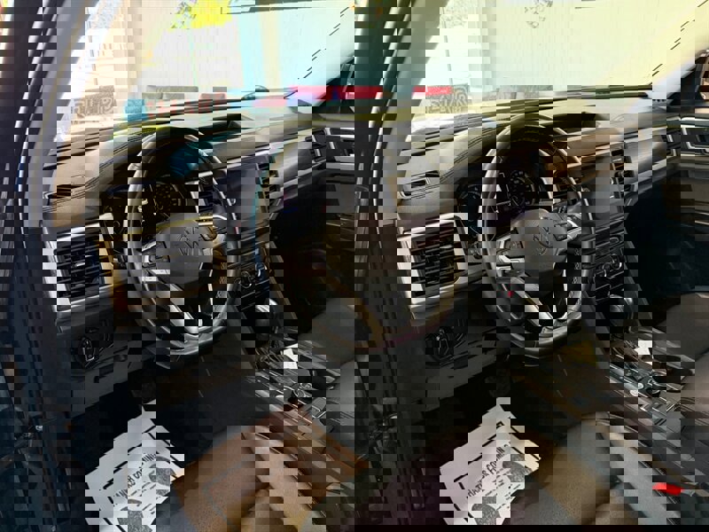 Used 2021 Volkswagen Atlas SE image 17