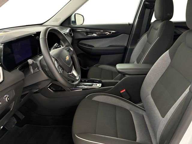 Used 2025 Chevrolet TrailBlazer LT w/ Convenience Package AWD/4WD image 12