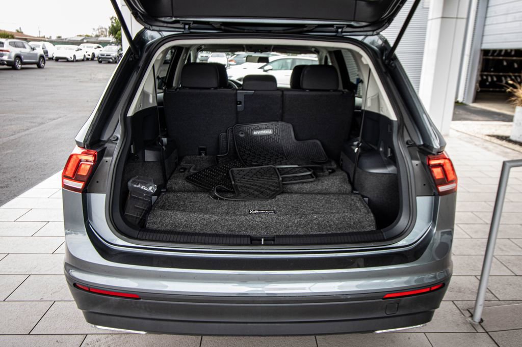 Used 2021 Volkswagen Tiguan S image 16